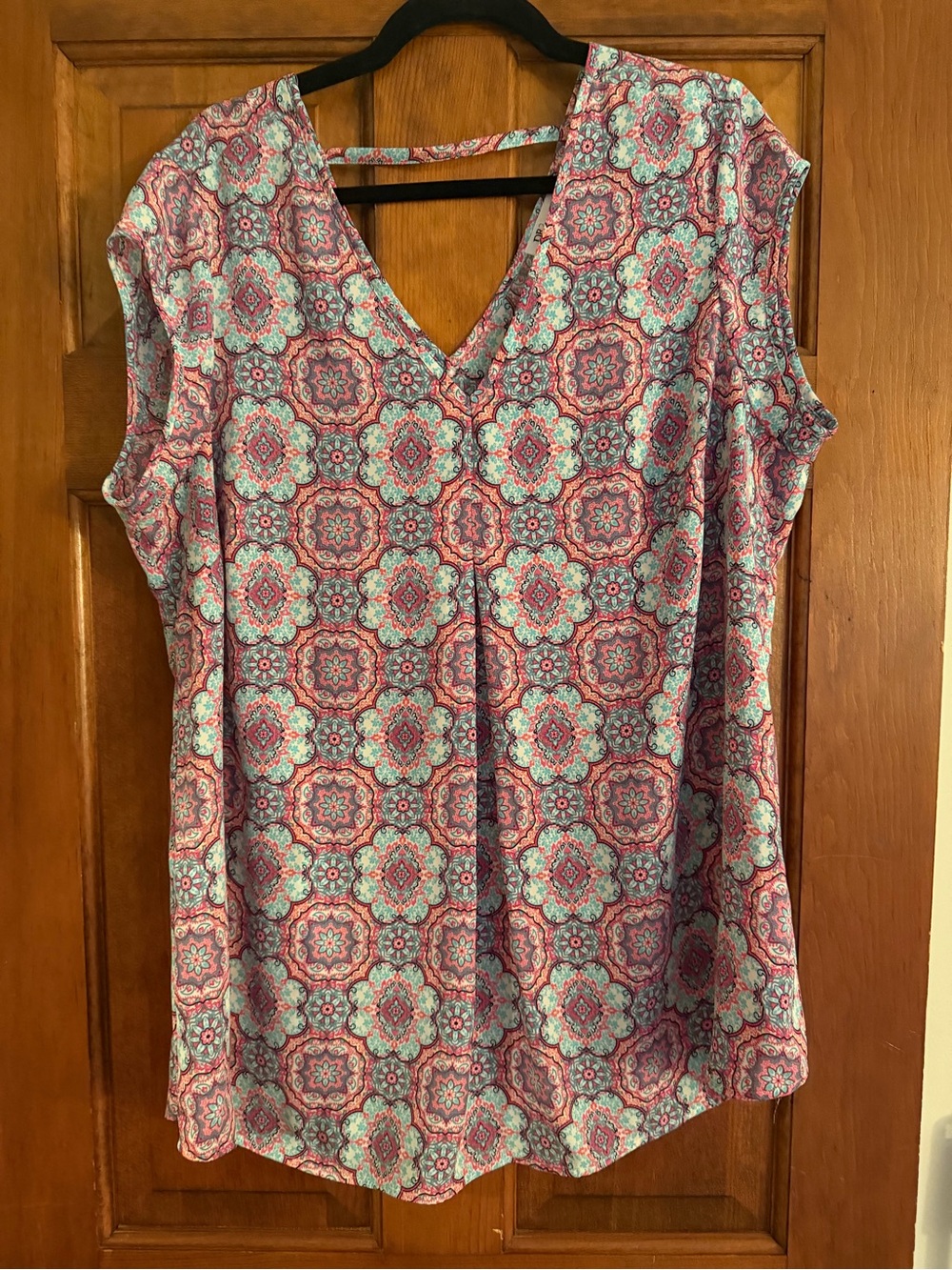 DR2 Women’s 1X Aqua Pink Medallion Paisley V Neck Sleeveless Boho Blouse EUC